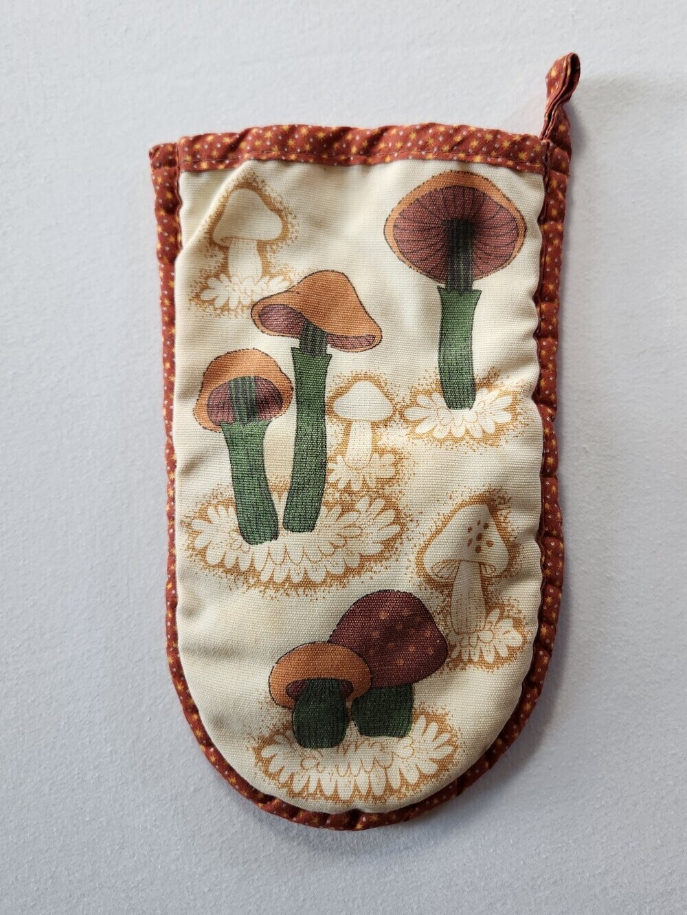 Vintage Mushroom Pot Holder / Oven Mit